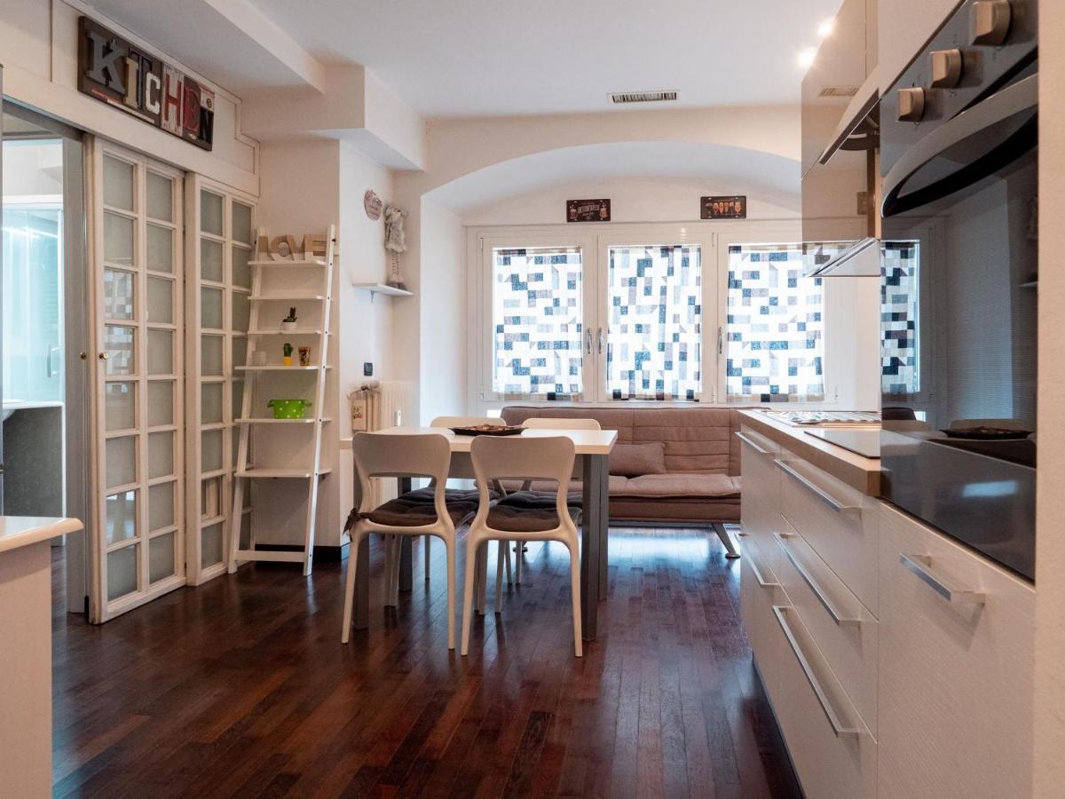 The Best Rent - Modern Duomo Apartment Мілан Екстер'єр фото