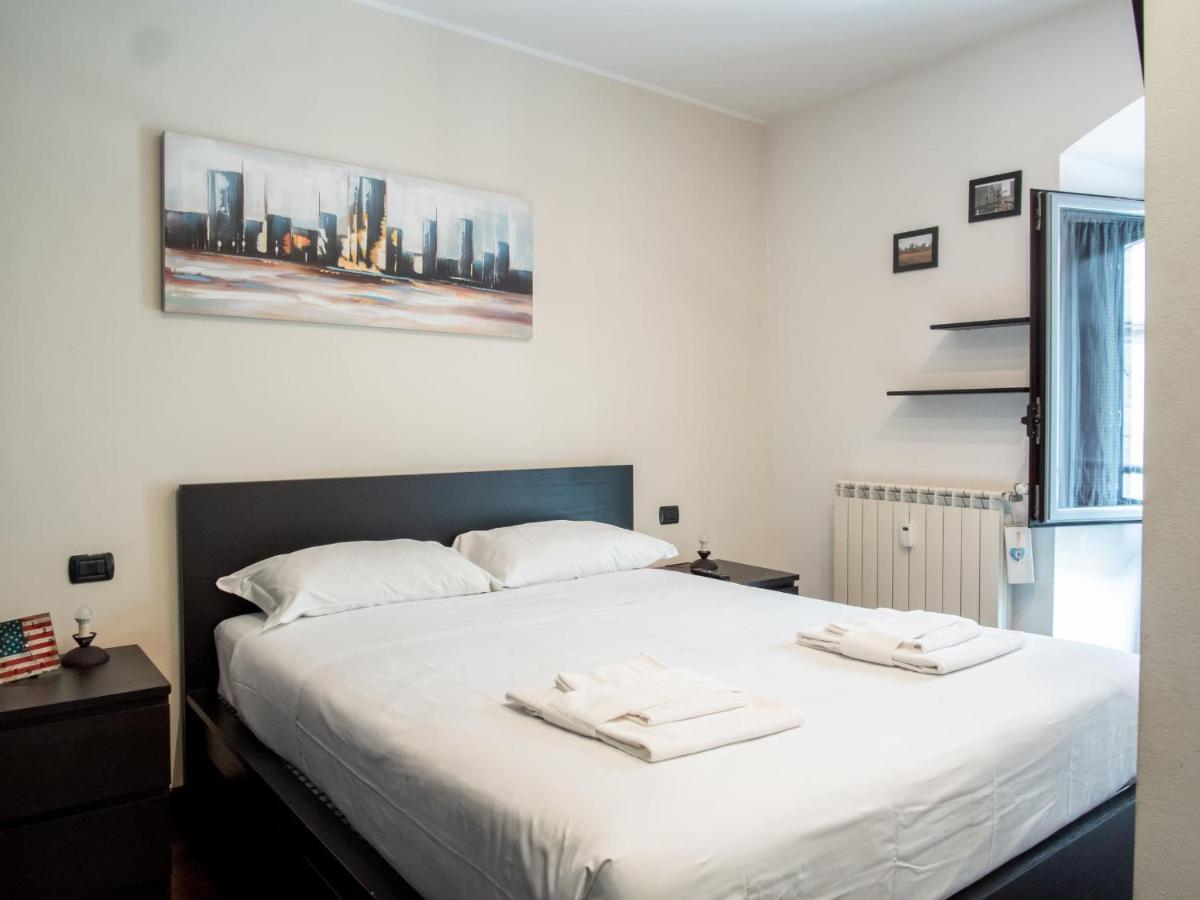 The Best Rent - Modern Duomo Apartment Мілан Екстер'єр фото